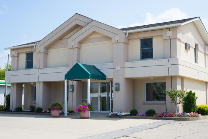 Others 3, Prestige Inn, Tippecanoe