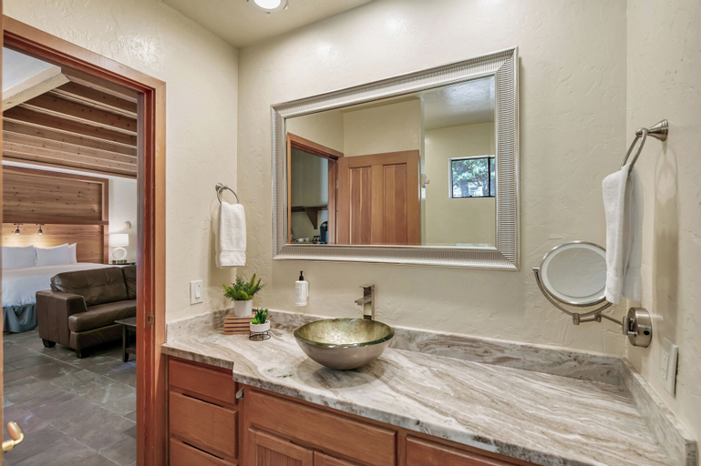 Bathroom 4