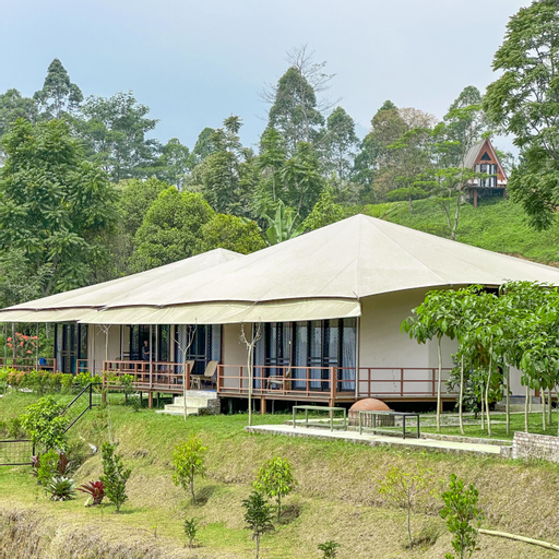 Exterior 5