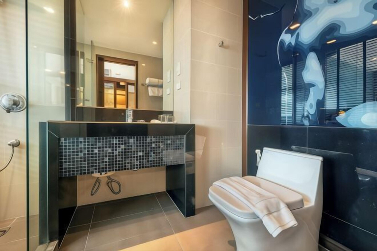 Bathroom 15