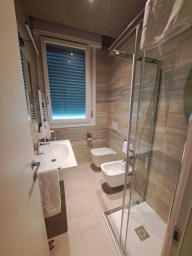 Bathroom, Marina Romea 2 Splitted Executive Flats, Ravenna