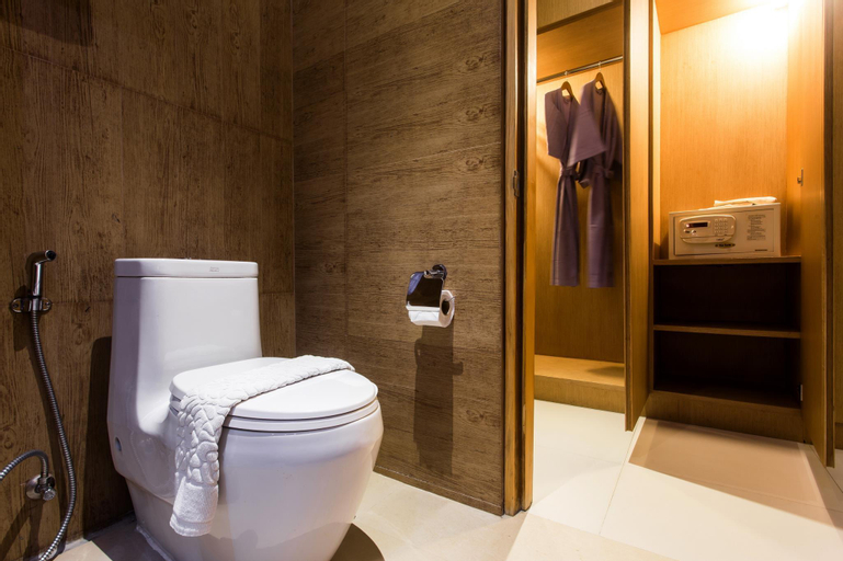 Bathroom 16