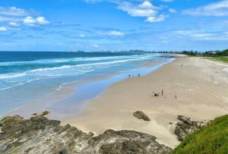 Others 4, Entire Guest Suite - beach is 1 and half km - Pets Welcome, Gold Coast