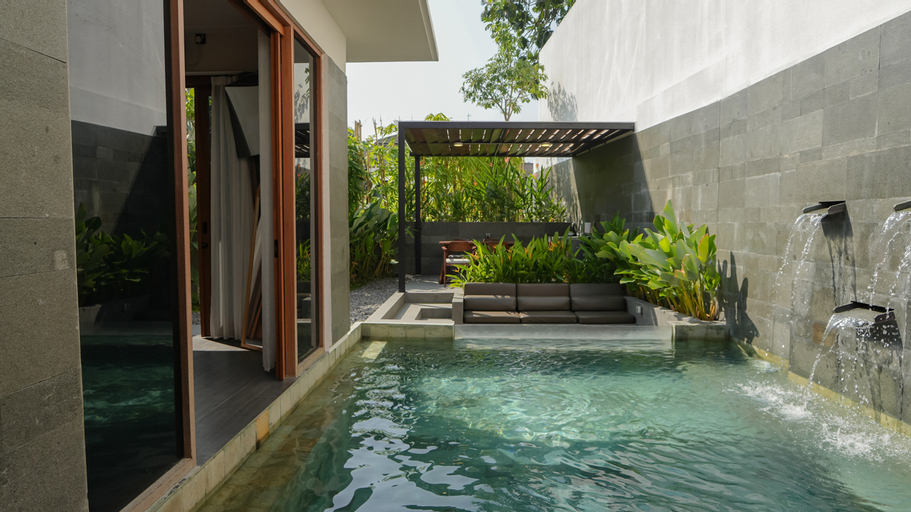Swimming Pool 10