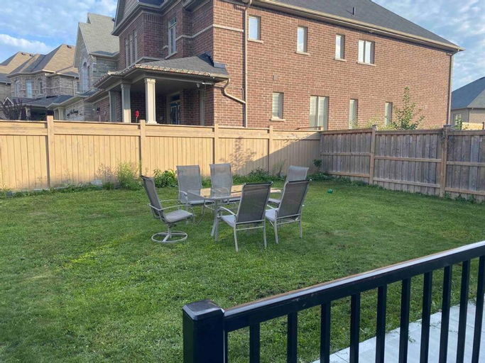 Others 5, Adorable 2-Bedroom Basement with Sep Entrance, Durham