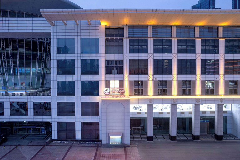 Exterior & Views