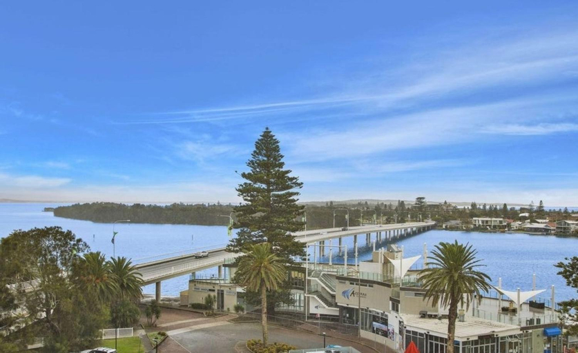 The Entrance Waterfront Apartment 525, Wyong - South and West