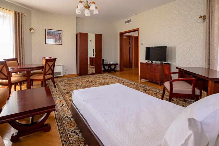 Bedroom 3, Latar Hotel Yerevan, Yerevan
