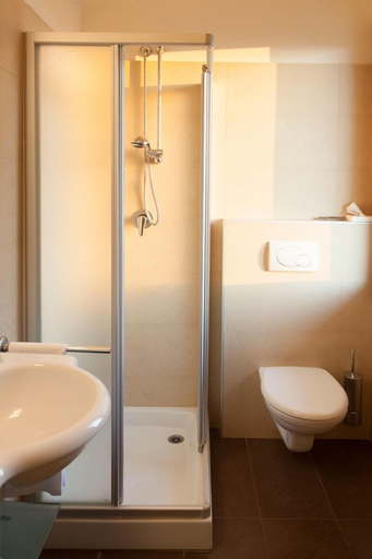 Bathroom 4, Hotel Metropol, Pesaro E Urbino