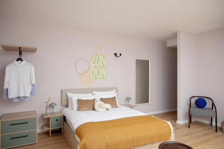 Bedroom 3, Bob W London St. Paul's, London