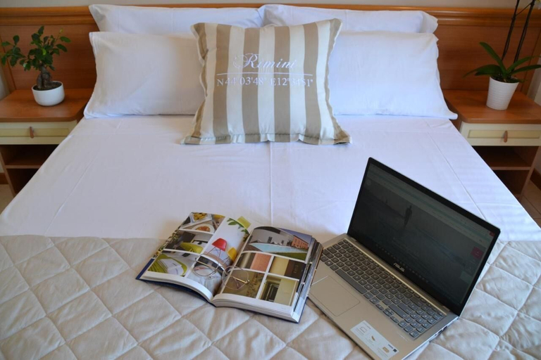 Bedroom 4, Hotel Apogeo, Rimini
