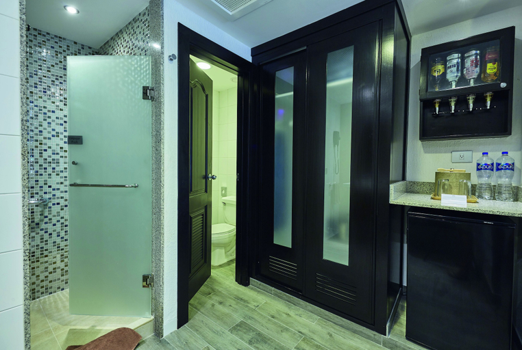 Bathroom 4, Hotel Riu Tequila - All Inclusive, Cozumel