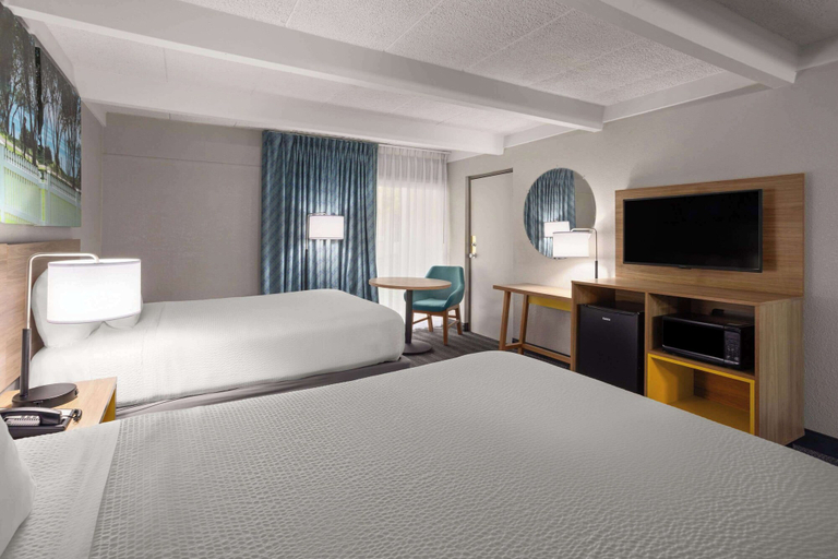 Bedroom 3, Days Inn by Wyndham Ann Arbor, Washtenaw
