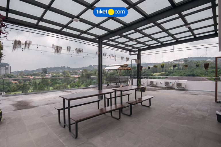 Exterior & Views 14