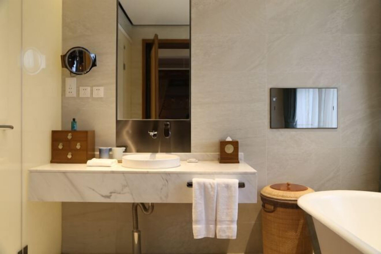 Bathroom 3, Ancient City Old Courtyard Boutique Hotel, Beijing