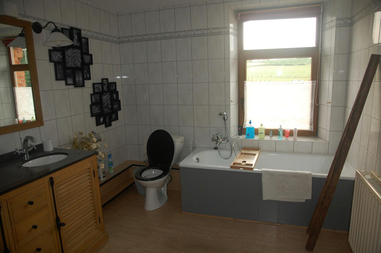 Bathroom 1, Le Buisson B&B, Luxembourg