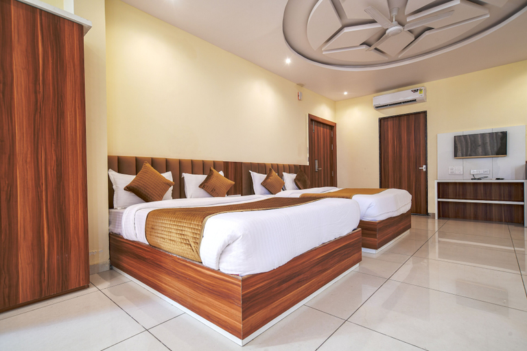 Bedroom 3, Hotel Radhe Krishna Resort, Ujjain
