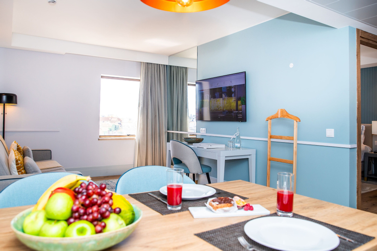 Dining Room 15