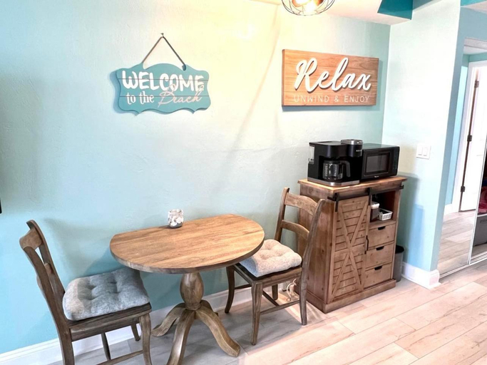 Others 5, Daytona Beach Resort Oceanfront 1 Bedroom Suite, 2 Queen Beds, Volusia
