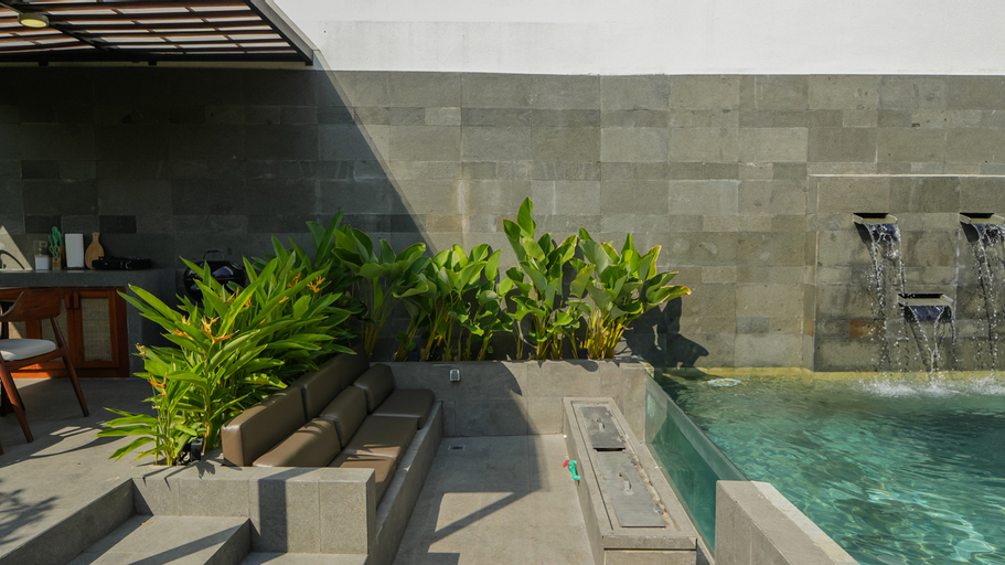 Swimming Pool 12