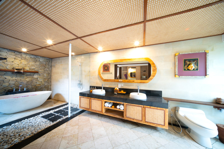 Bathroom 17