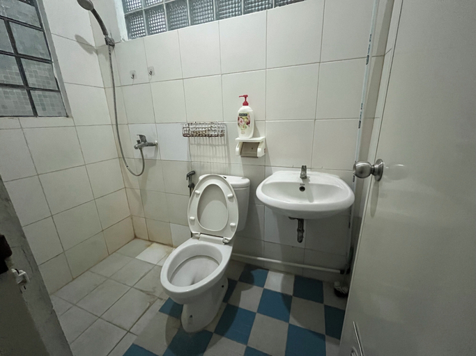 Bathroom 3, SPOT ON 94142 Al Fatih Residence Syariah 2, West Jakarta