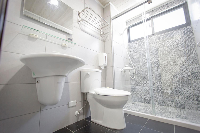 Bathroom, Xiang You B&B, Penghu