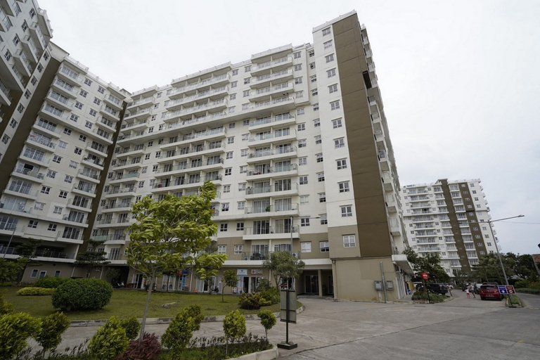 Exterior & Views 1, OYO 94159 Gateway Cicadas Apartment By Chery Properti, Bandung