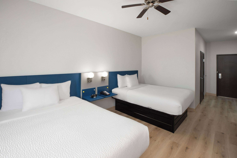 Bedroom 3, Microtel Inn & Suites by Wyndham Buda Austin South, Hays