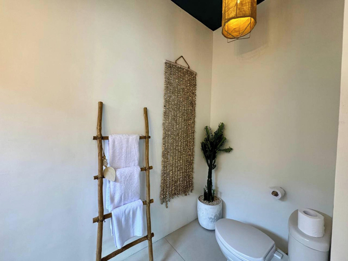 Bathroom 3, Santorini Studio, Badung