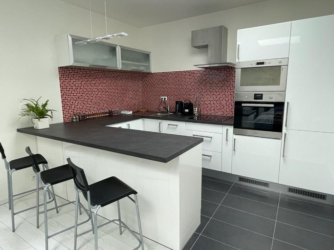 Others 5, RUMAKO apartments, Praha 5