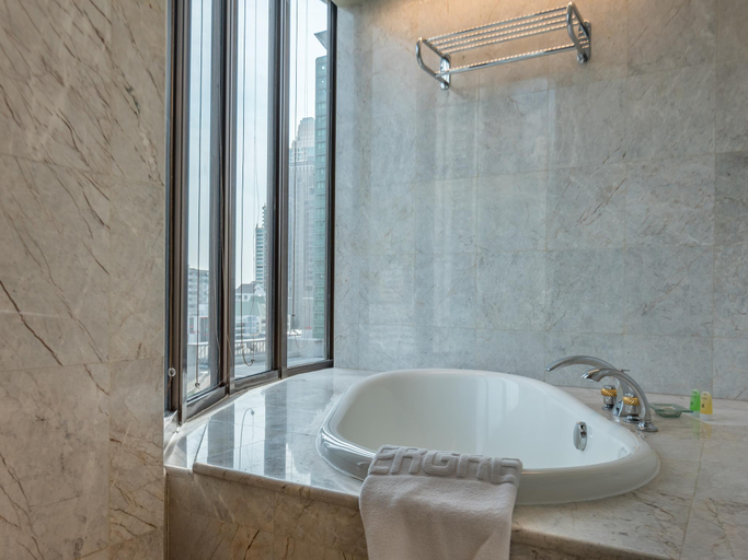 Bathroom 20