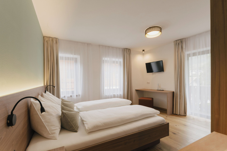 Bedroom 5, Hotel Gasthaus Post, Bolzano