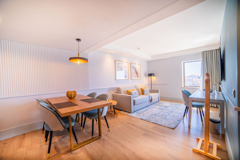 Dining Room 17