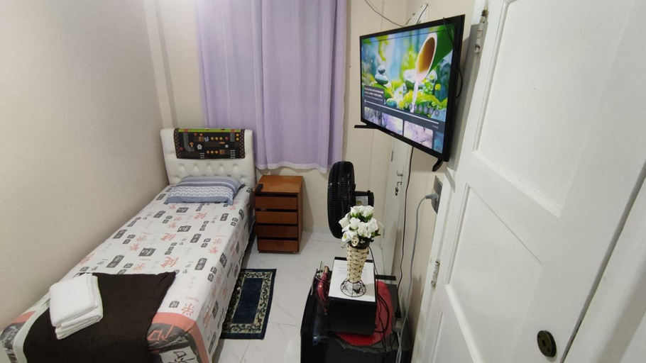 Others 5, Quarto DOMICILIAR INDIVIDUAL com banheiro exclusivo no Leblon, Rio de Janeiro