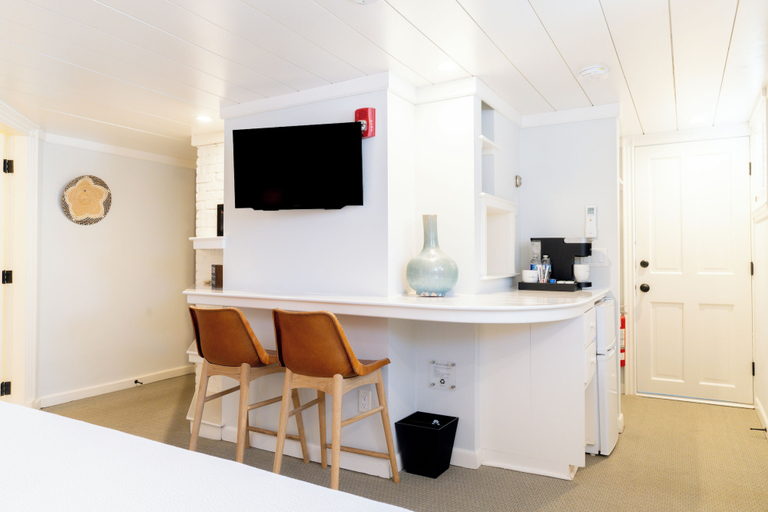 Others 5, Centerboard, Nantucket