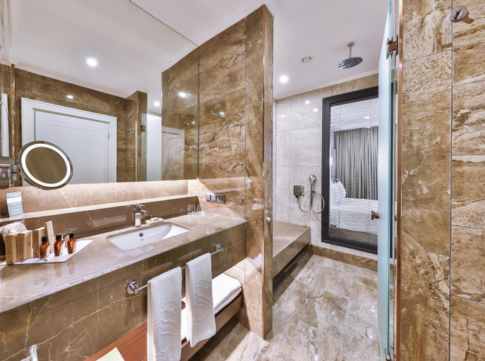 Bathroom 4