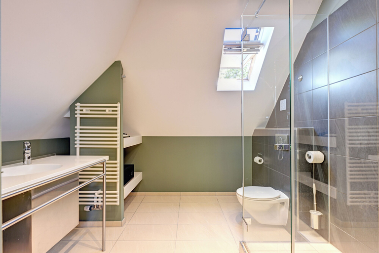 Bathroom 5, Hotel Uhland, München