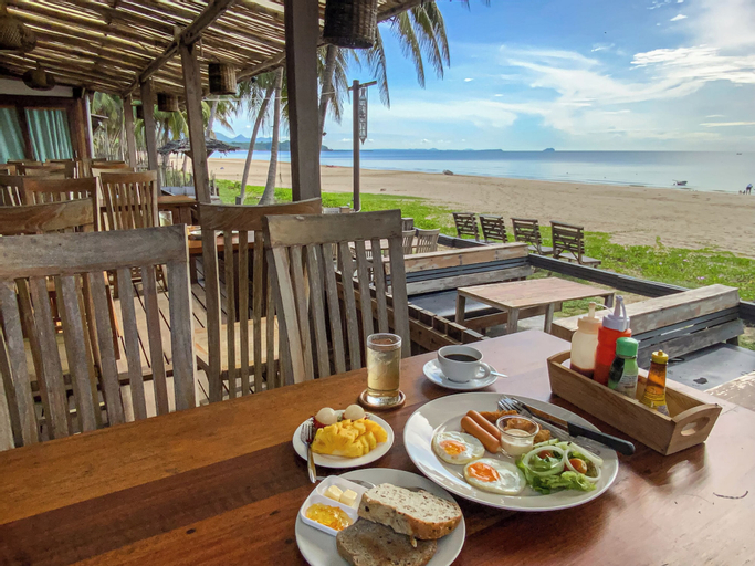 Food & Drinks 5, Chumphon Cabana Resort, Pathiu