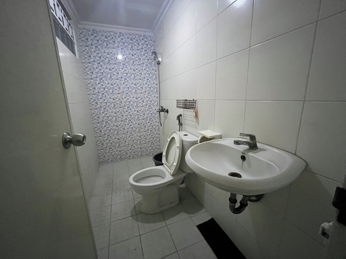 Bathroom 5, SPOT ON 94142 Al Fatih Residence Syariah 2, West Jakarta