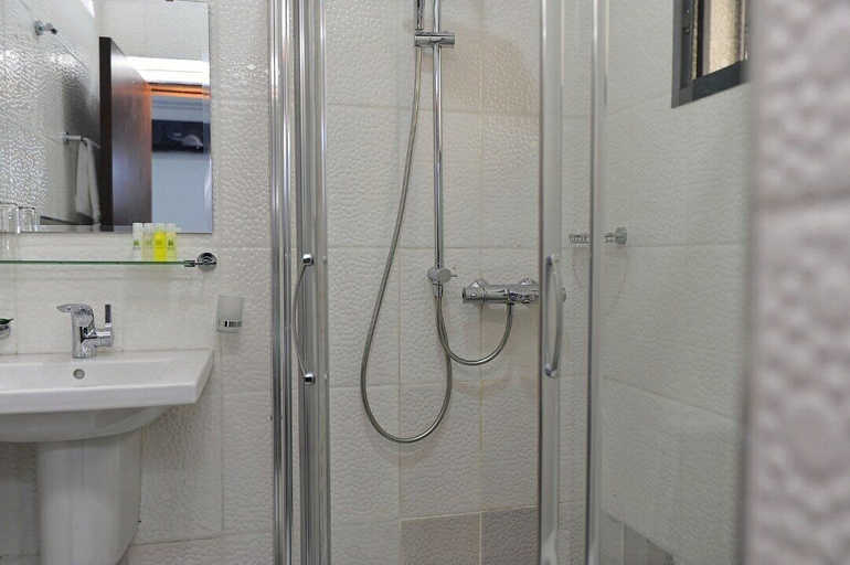 Bathroom, Ashokas Hotel Ibadan, IbadanNorth