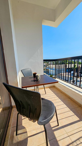 Others 5, Sunlit Cozy Apartment, Larnaca