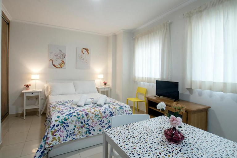 Bedroom 2, AMAT Apartments - Adults only Recomended - Playa El Bajondillo, Málaga