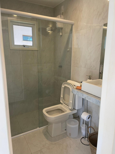 Bathroom 2, Charlotte House, Aracati