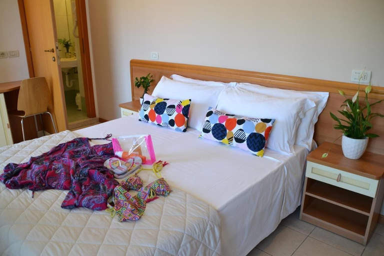 Bedroom 2, Hotel Apogeo, Rimini