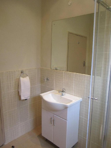 Bathroom 3, Victoria Apartments, Livingstone
