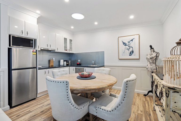 Dining Room 4
