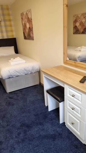 Bedroom 4, The Aston Inn, Birmingham