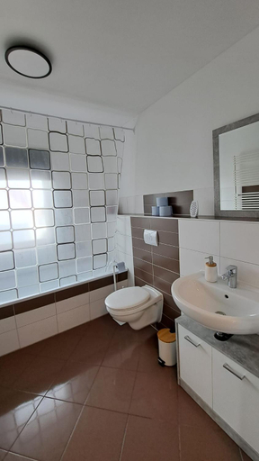 Bathroom 2, Happy -Apartments, Magdeburg