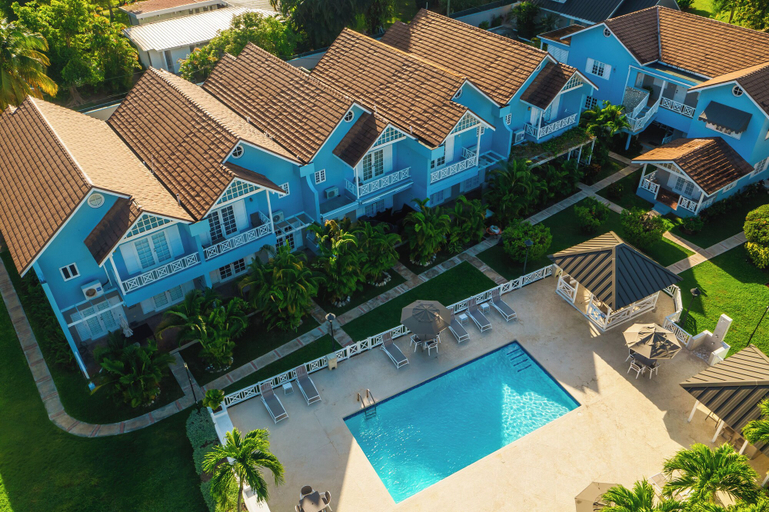 Exterior & Views, Silver Palms Charming 1BR Private Beach and Pool